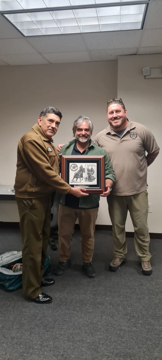 apalausa's tweet photo. Integrantes de @apalausa , realizaron una visita a la
@USMarshalsHQ, a fin de conocer las diferentes técnicas y operaciones como intercambio de experiencias entre las diferentes Policias de America. https://t.co/uqjwx0fJ6W