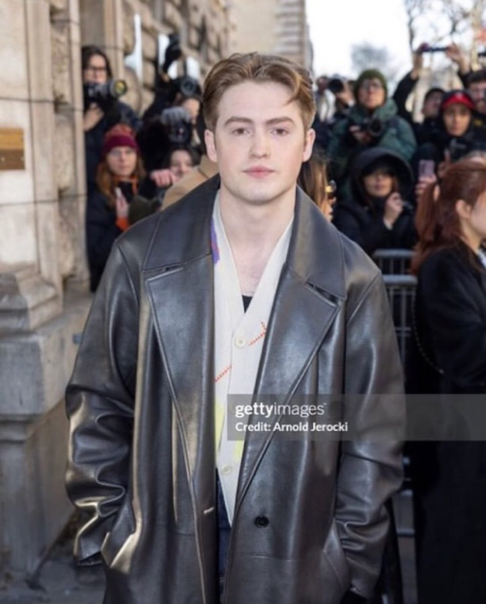 kitscupofjoe's tweet photo. new pics of kit at the loewe fashion show in paris today💕

📸: gettyimages 

#KitConnor #kitconnoredit #kitconnoredits #kitconnorpics #kitconnorcute #kitconnorsmile #kitconnorphotoshoots #heartstopper #heartstopperedit #fypageシ https://t.co/iAWwA2kznd