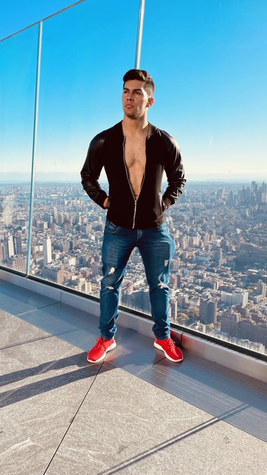 Watch Felipe Santoro's leaked NSFW photo on TwXstars