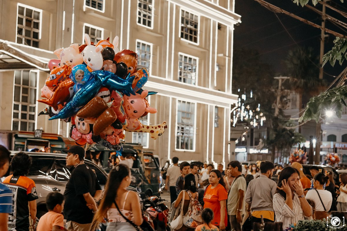 _HGPhotography's tweet photo. SINULOG SATURDAY NIGHT 🎉 Pit Senyor, Cebu!

📷 Canon EOS M50 Mark II | 50mm f/1.8

#Cebu #CebuCity #Sinulog #photography #Philippines  #photo #streetphotography https://t.co/Q2zcNfgq1Y