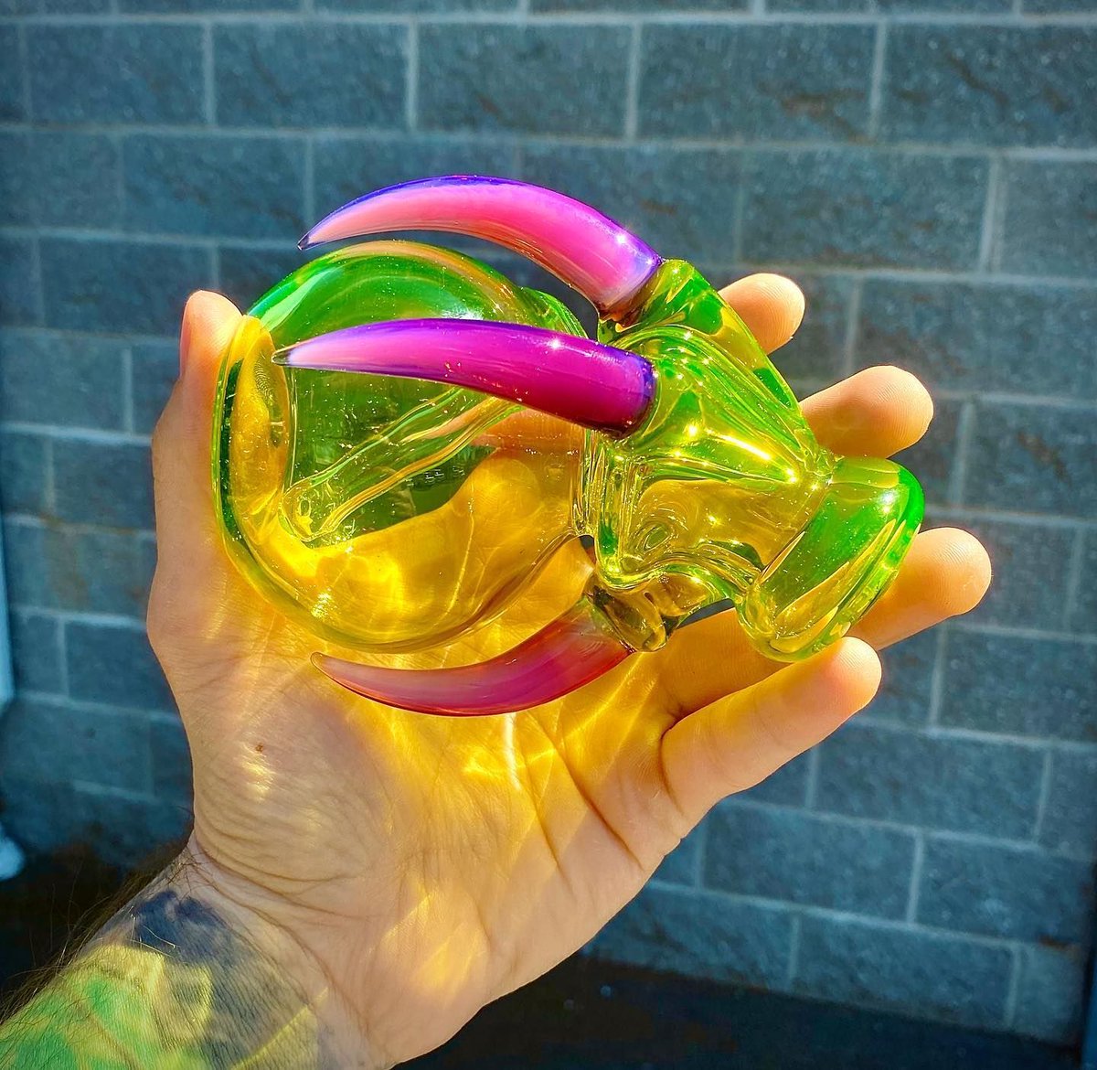 xfadeorg's tweet photo. Artist:  @mikelunaglass
・・・
💚Felt Cute Might Delete Later💜
Owned by @dankzgiving 🙌 https://t.co/Cq5PDkBqyU
