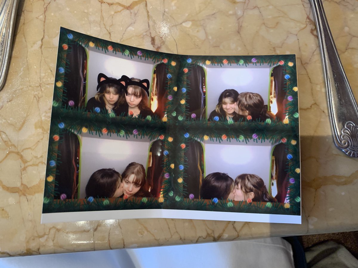 mp4boo's tweet photo. how it started vs. how it's going (we live together now) https://t.co/GrSSydC4MW