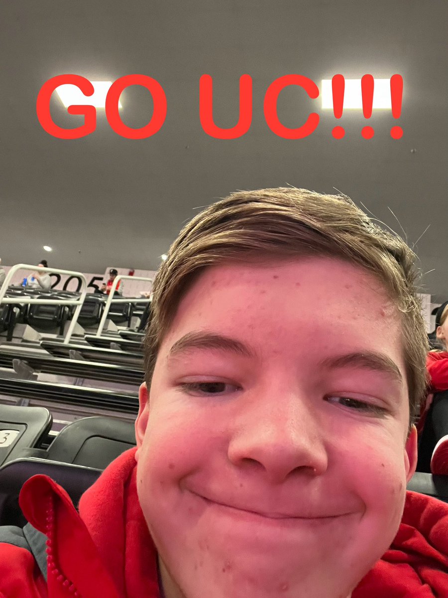 BritsAdaisy's tweet photo. #BEARCATS Let’s go UC!! https://t.co/4skRwKphQb