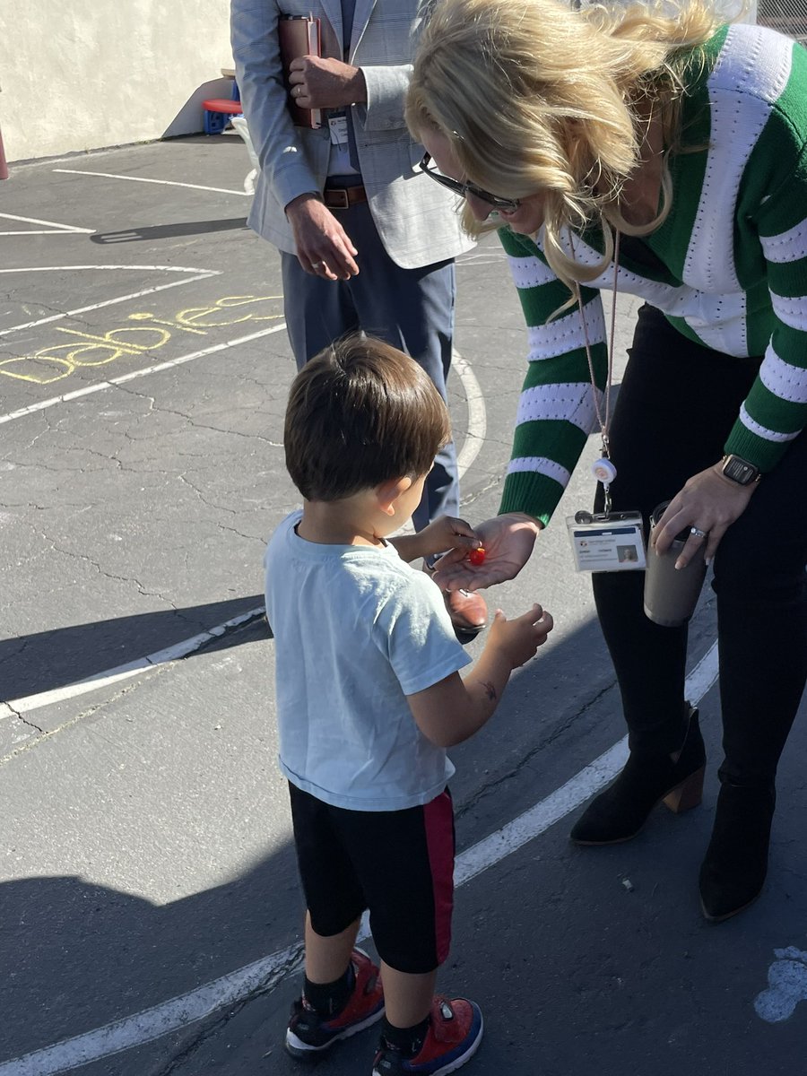 michellespence's tweet photo. We had a beautiful visit to Alcott’s infant program on Thursday.   SDUSD serves about 270 infants through classroom and home visiting services.  We were also served fresh picked tomatoes by the cutest little gardener.  @sdschools https://t.co/aFJWPIs7ZH