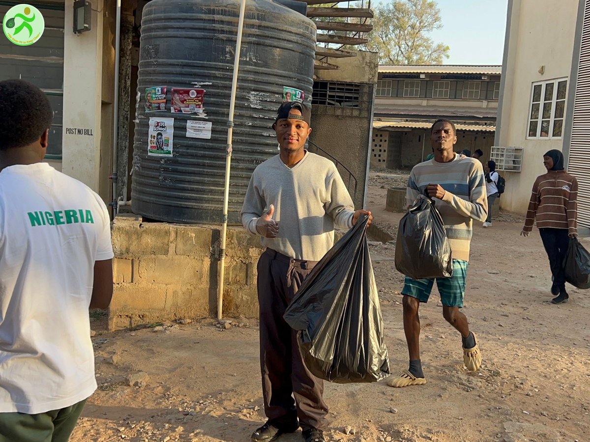 abuploggas's tweet photo. Embrace the energy of today’s plogging episode, where we powered through our laziness, embraced fitness, and made our environment cleaner one plog at a time!
We came, we saw, and we shook body🕺💚

#ploggingnigeriaplog
#ploggingclubabu
#wekeepfittokeepclean https://t.co/C0zryrHh5j