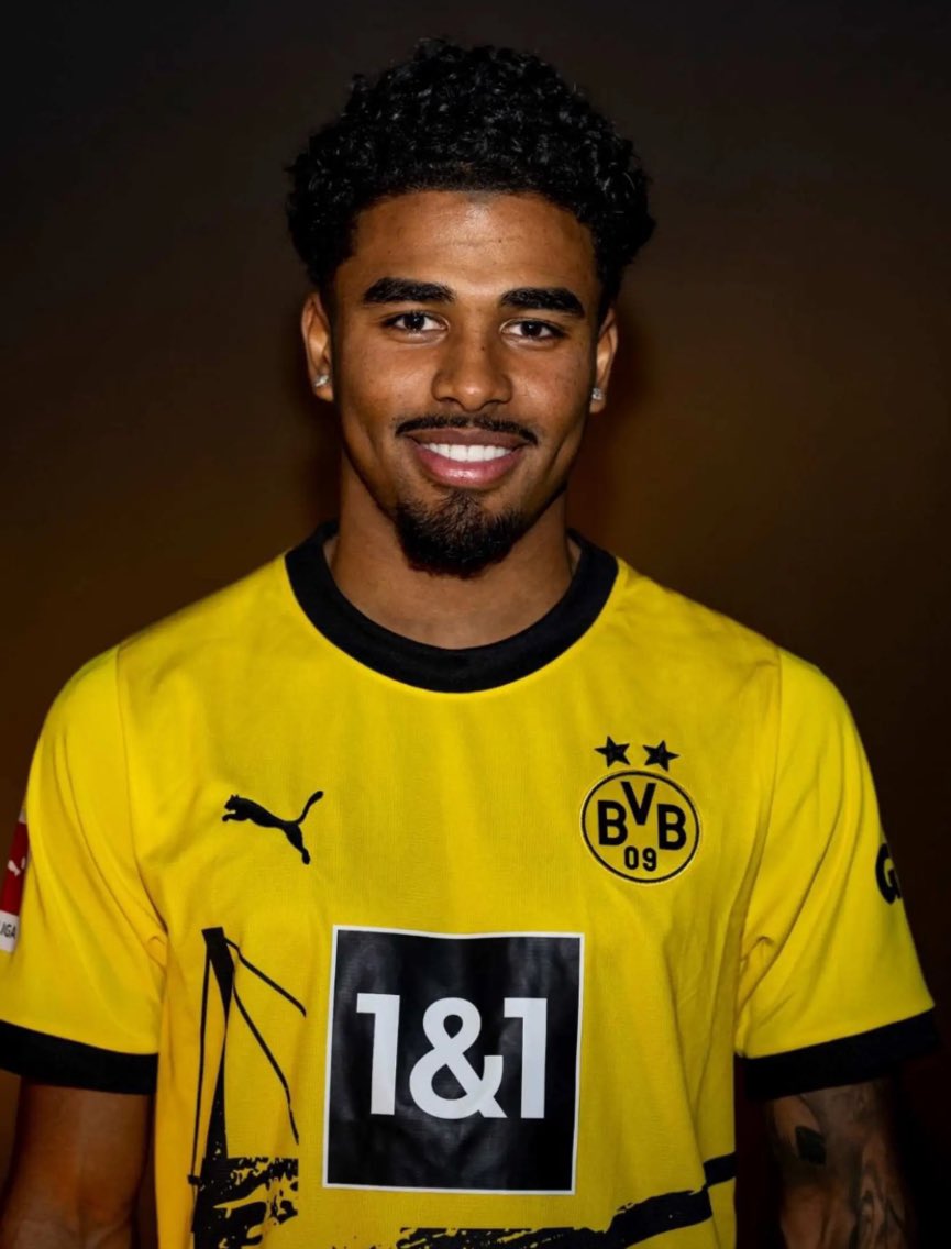 AroooBVB's tweet photo. Ian #Maatsen ist der schnellere und Deffensiv stärkere Guerreiro. Ohne nach Vorne an Qualität zu verlieren. 

Unbedingt Verpflichten wenn mann die Chance dazu hat. 

#BVB https://t.co/msq4rrTwiF