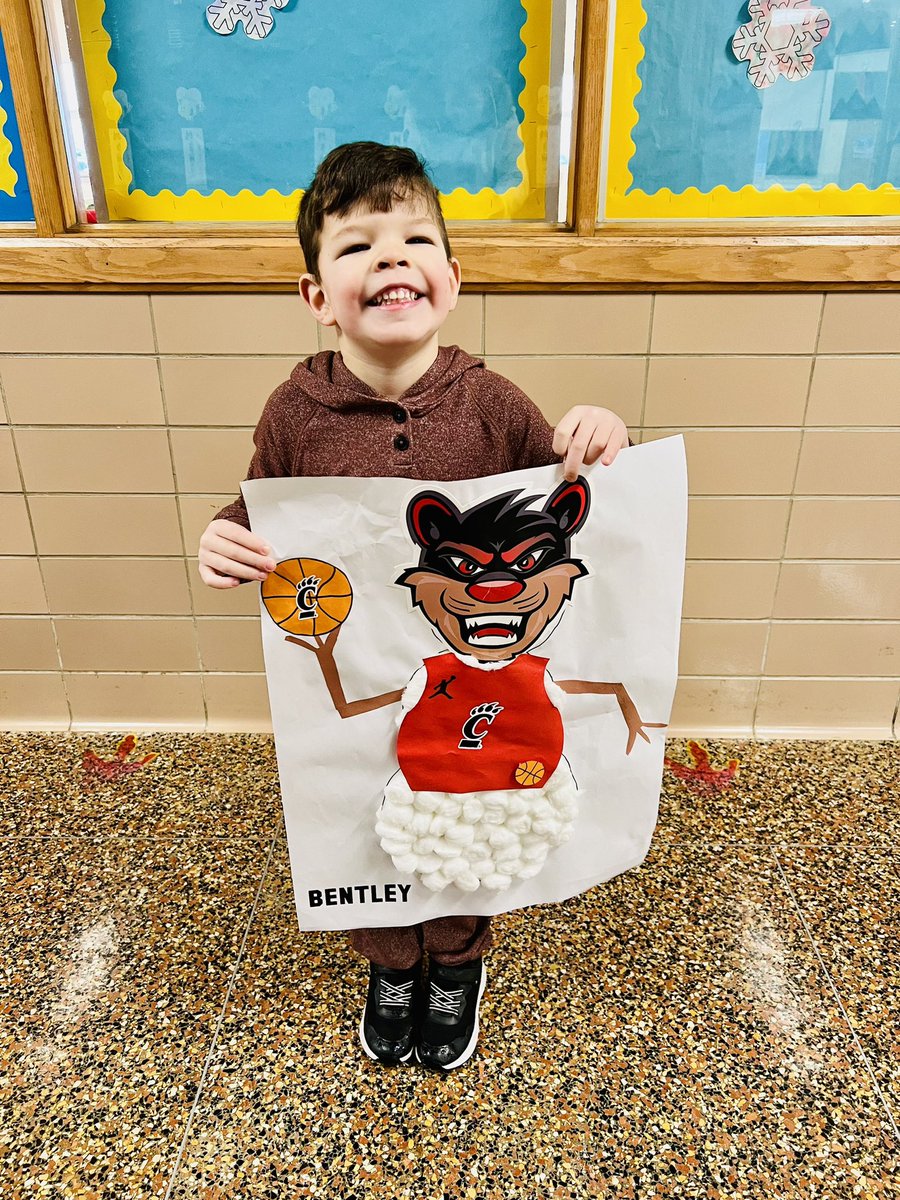 BritsAdaisy's tweet photo. #BEARCATS Little boy loves bearcat! https://t.co/NIUktOrdK8