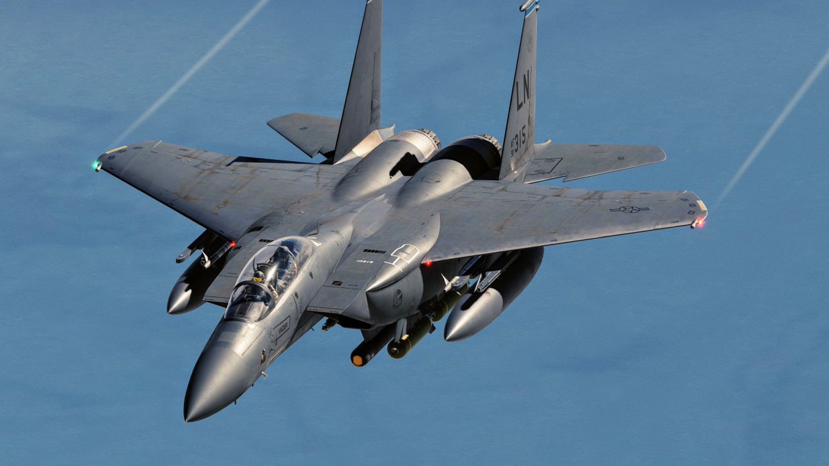 SpectreBit_'s tweet image. An F-15E ingressing toward the city of Cairo to perform a strike mission #dcs #f15e