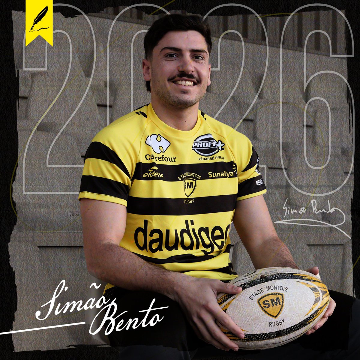 ✍️ 𝚂𝚒𝚖𝚊𝚘 𝙱𝙴𝙽𝚃𝙾
𝘫𝘶𝘴𝘲𝘶´𝘦𝘯 2️⃣0️⃣2️⃣6️⃣

La famille 🟡⚫️ est très heureuse de vous annoncer que notre pépite portugaise 🇵🇹 prolonge et signe son premier contrat professionnel !

Plus d’infos sur notre site 

#EnsemblenoussommeslesLandes

#montdemarsan #SMR #ProD2