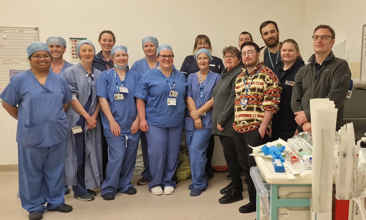 Incredible work by all three NHS Trusts in Leeds today, to support a patient with #LearningDisabilities to access care.
Thanks to Anne from the <a href="/LeedsandYorkPFT/">Leeds & York Partnership NHS Foundation Trust</a> CLDT, <a href="/3WoodlandSquare/">LYPFT 3 Woodland Square</a>, <a href="/LCHNHSTrust/">LCH NHS Trust</a> Community Dental Team, the David Beavers team and our <a href="/FacilitiesLeeds/">Facilities@Leeds</a> team too 🌟