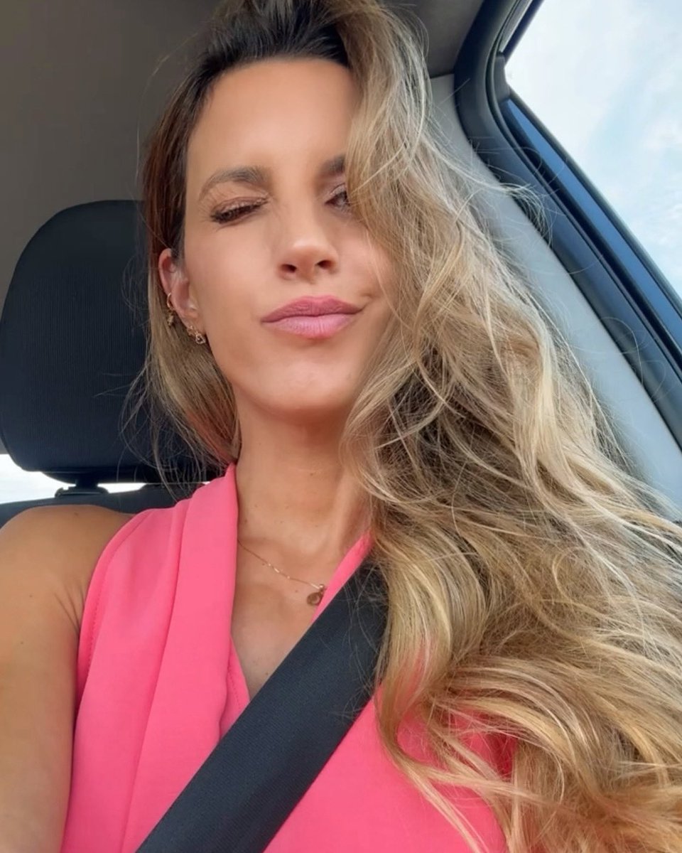 Lucilavit's tweet photo. Me corto el pelo? Sí o no?
Cambio de look 🙄
No me animo pero quiero jajaja 🙈
(Aiiiuuuudaa diría la Aguz)
#change #look #be #animarse #si #no #hair #hairstyle #hairstyles #pelo https://t.co/QOFR33mR3k