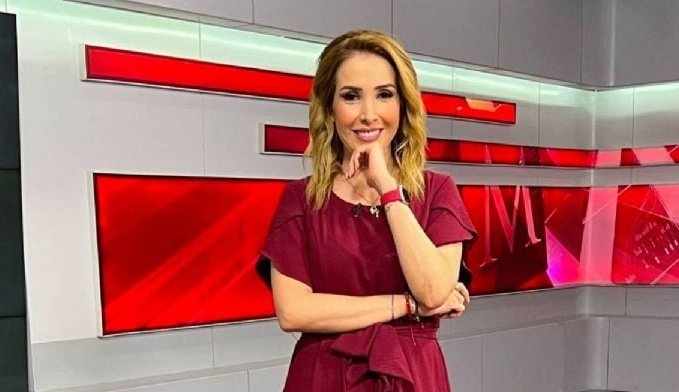 cesargutipri's tweet photo. Utilizar la salida de @azucenau de @Milenio para atacar al presidente y llamarlo dictador es el claro ejemplo de la perversión política por crear una narrativa falsa de autoritarismo. 
Cuando la mayoría de los medios de comunicación nacionales atacan a su gobierno todos los días sin ninguna restricción.
Pero al darse el cambio de la periodista de Milenio a Fórmula, será la prueba más clara de que esa narrativa es falsa y que solo se buscó inventar de forma perversa una salida, por un supuesto veto presidencial, ya que sería ilógico censurar a una periodista de un canal de cable para llevarla a un programa abierto con alcance a nivel nacional.
En las próximas semanas lo veremos.