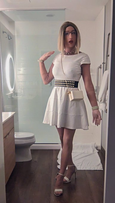 Feeling stunning in my clothes is like, my daily dose of happiness! 💖👗✨ It's not just about the outfit<a href="/tag/redhotchic"class="tags"><span>#redhotchic</span></a><a href="/tag/cocktailglam"class="tags"><span>#cocktailglam</span></a>