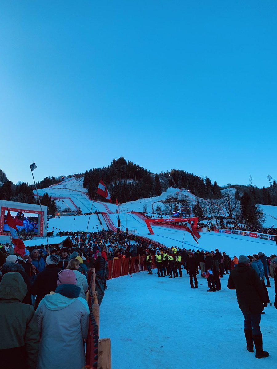 Julianeee01's tweet photo. Just fall in ❤️ with Austria 🥹🤩👌
#Streif #Hahnenkamm2024 #Kitzbühel #Innsbruck #Bergisel https://t.co/1qZY1QA2h7