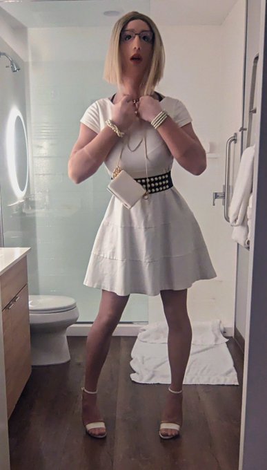 Feeling stunning in my clothes is like, my daily dose of happiness! 💖👗✨ It's not just about the outfit<a href="/tag/redhotchic"class="tags"><span>#redhotchic</span></a><a href="/tag/cocktailglam"class="tags"><span>#cocktailglam</span></a>