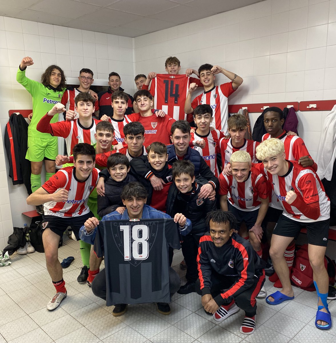 No sé si me vais a quitar o dar años de vida. Os lo merecéis, zorionak mutilak.

⚒️❤️🤍