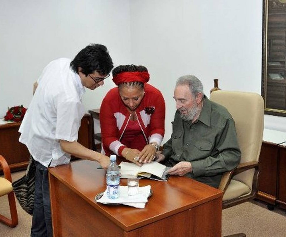 ElNecio_Cuba's tweet photo. HLVS, Piedad Córdoba. Mujer de acero, heredera de Bolívar, jamás se escondió ni simuló ser otra cosa.
Los agradecidos te acompañan. https://t.co/GeA55LEaJZ