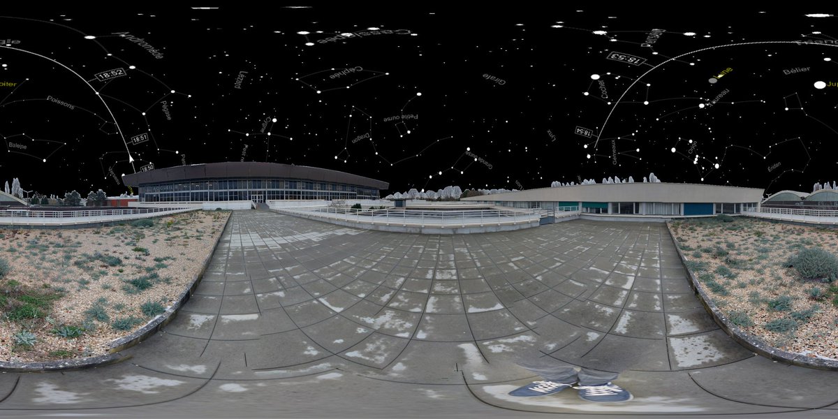 AstronautiXSC's tweet photo. Ce soir l'ISS passait au-dessus de @Polytechnique ! C'était l'occasion de sortir notre Dobson de 200mm de diamètre et d'essayer de la prendre en photo 🤩 Et c'est une très belle réussite !! On distingue très bien les panneaux solaires, les radiateurs et les modules 😍 https://t.co/iBuzxO8otZ
