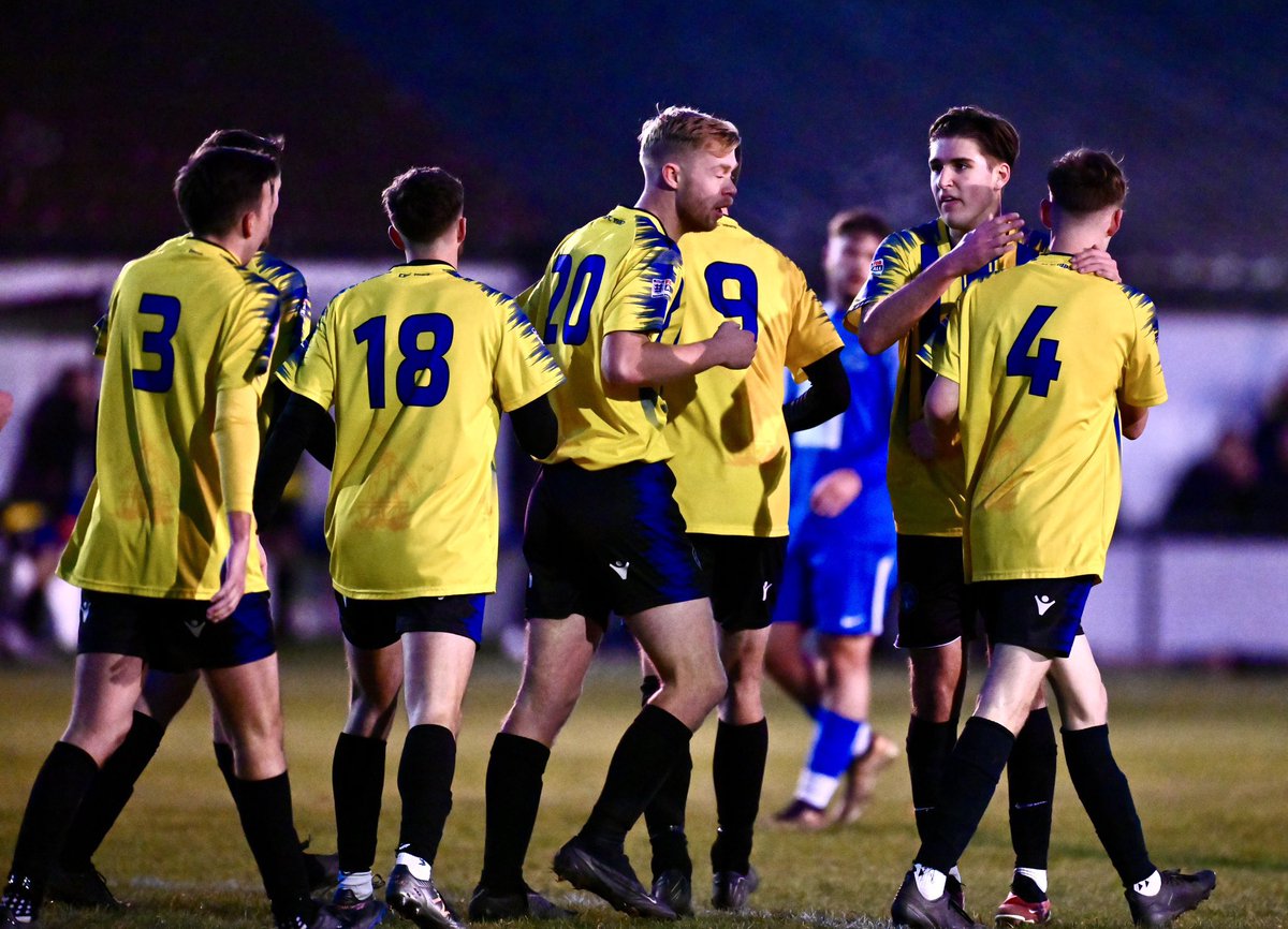 clanfieldfc's tweet photo. 🔵⚫️ 𝐑𝐞𝐬𝐮𝐥𝐭 🔵⚫️

They’ve only done it again…

Reserves beat @ecvafc 1-0 at fortress Peel Park.

Our scorer was Jacob Mulligan ⚽️

6 unbeaten for the boys ⭐️

🔵⚫️𝗨𝗧𝗖🔵⚫️ https://t.co/CbtiU2dAbx