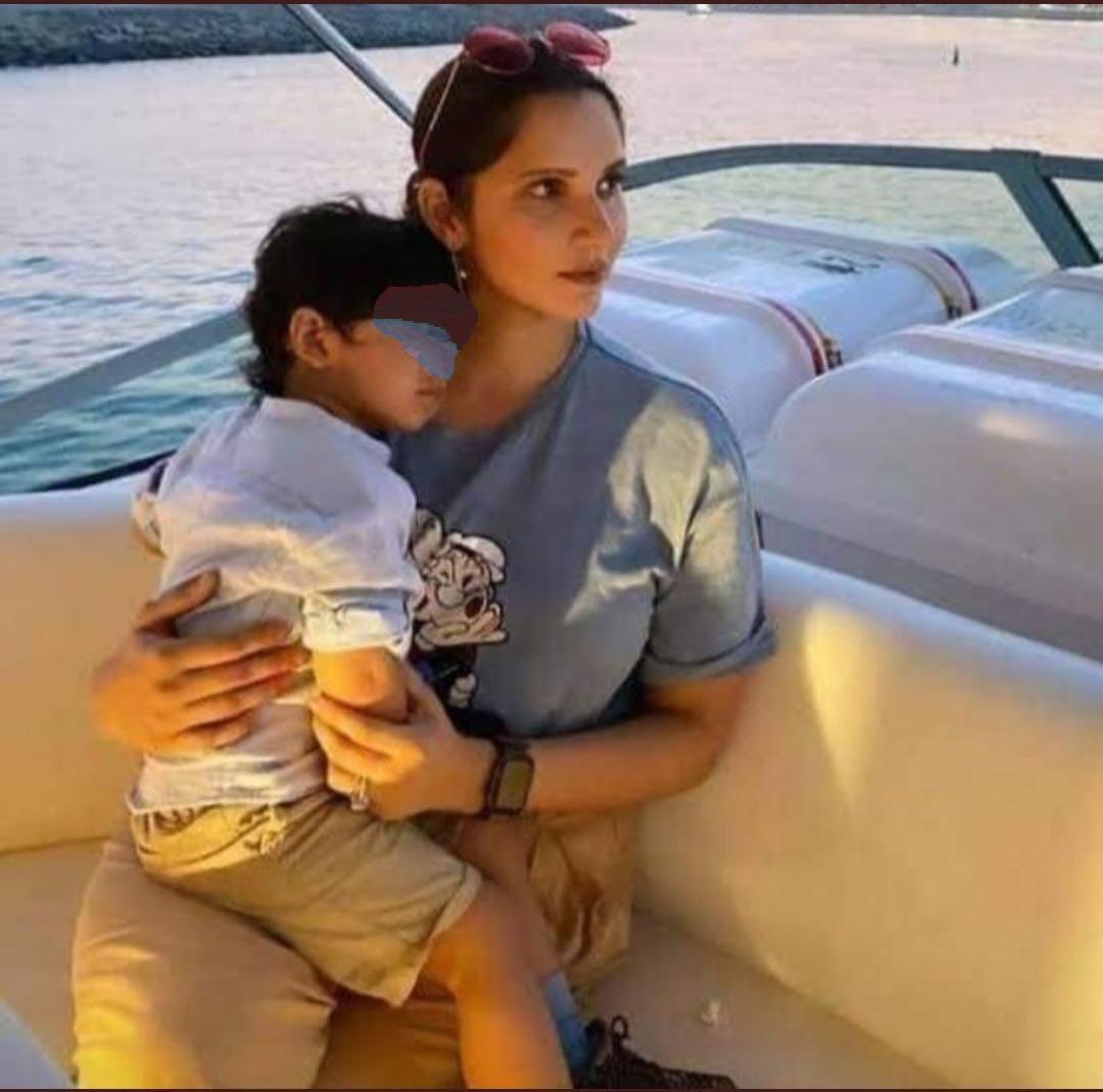 Sania Mirza and her “Pakistani child” should not get Indian citizenship at any cost ,,
India will not bear the consequences of anyone's debauchery ,,

Retweet if you agree~