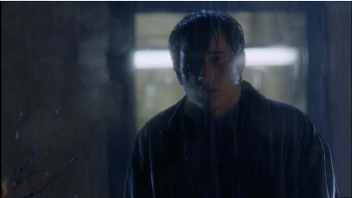 memoryecho1's tweet image. #Roswell #MariaDeLuca #MichaelGuerin

— You can't help but tear up a little when you see Maria realizing that Michael he's crying. I do, at least… And then, she respects him by not pushing him to tell her what’s wrong. Maria earned a lot of respect from Michael from that action.