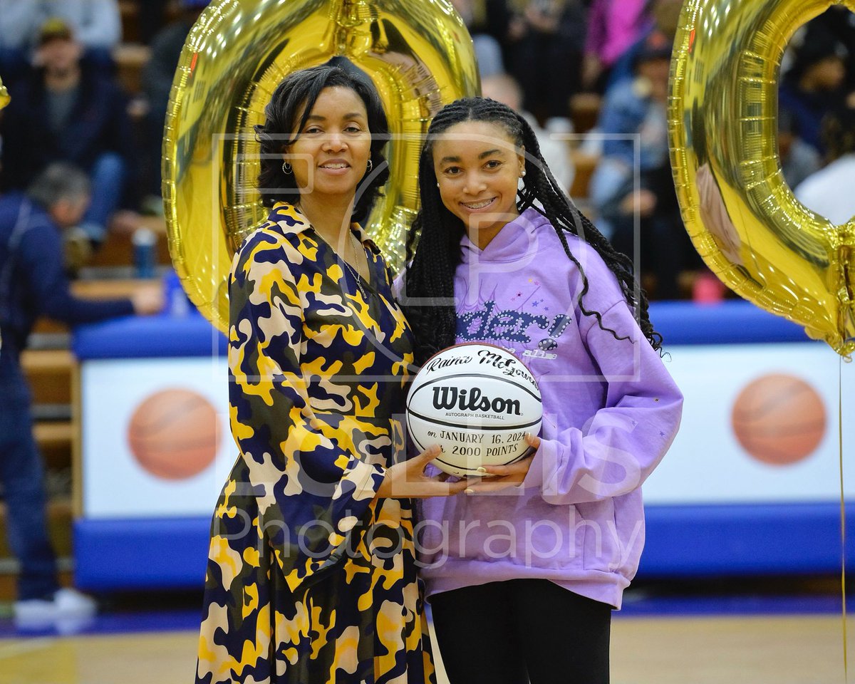 lollisphoto's tweet image. At halftime of the boys game vs B-HP, Wren’s Raina McGowens was awarded a basketball acknowledging scoring her 2,000th point on January 16th in a win over the Powdersville Patriots. @OfficialWren @WrenLadyCanesbb #lollisphoto #girlsbasketball #2000points @BarstoolWren