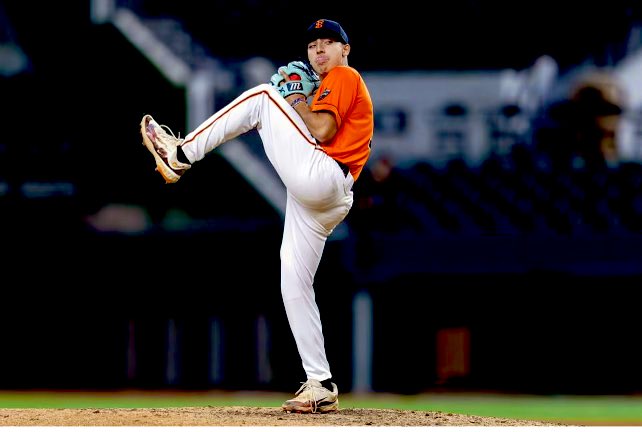 Thank you <a href="/_JeremyBooth/">Jeremy Booth</a> and <a href="/ftrstarsseries/">New Balance 𝗙𝘂𝘁𝘂𝗿𝗲 𝗦𝘁𝗮𝗿𝘀 𝗦𝗲𝗿𝗶𝗲𝘀</a> for the opportunity to pitch in Globe Life field it was an amazing experience.