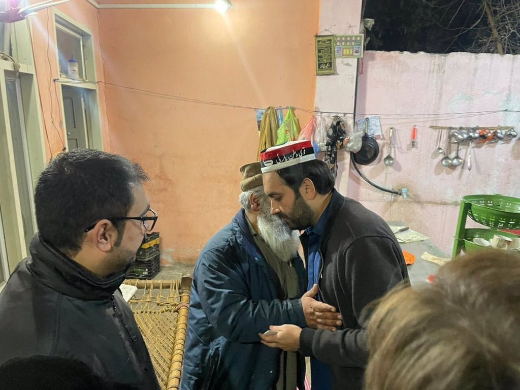 qwpswat's tweet photo. الیکشن 2024
قومی وطن پارٹی نامزد امیدوار برائے حلقہ پی کے 6 ملک عمران خان نے حلقہ پی کے 6 مختلیف علاقاجات کالج کالونی، چیل شگئ اور سیدو شریف میں الیکشن کمپین کے دوران لوگوں سے ملاقات کررہے ہیں
#QWP #QWPIsFuture #Vote4QWP #PK6 #SWAT https://t.co/RtFTizkyIY