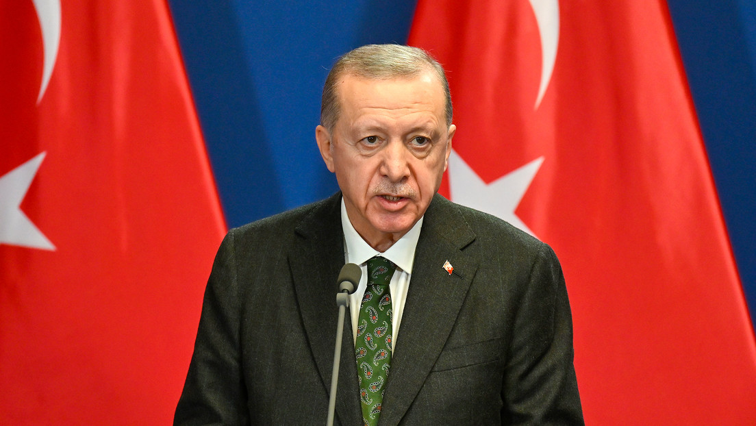 ActualidadRT's tweet photo. Erdogan tilda de "'führer' moderno" a Netanyahu
https://t.co/WHvGxkcSrX
El presidente turco criticó a Occidente por "observar en silencio la barbarie genocida contra el pueblo palestino". https://t.co/SXEo4gDnDR