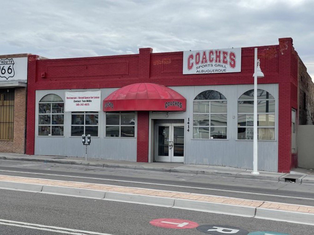 ProfBenavidez's tweet photo. Lobo fans, raise your hand if you miss Coaches Sports Grill. It was the best place to watch the road games and pregame before home games. https://t.co/yxkm0iWnzw