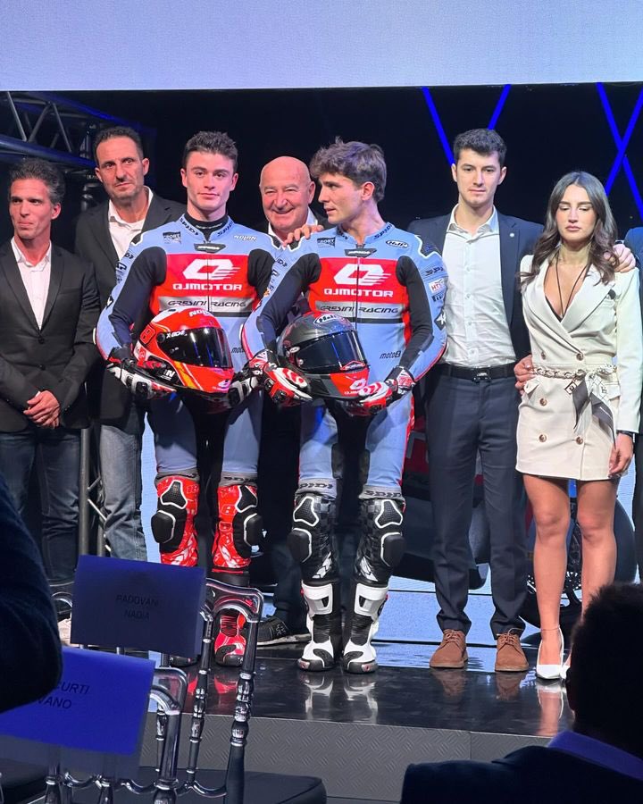 AlbertArenas75's tweet photo. What An Energy❤️‍🔥 @GresiniRacing 

Team Presentation 2024 Season.

#AA75 #GresiniFamily https://t.co/wQEpfUqy0V