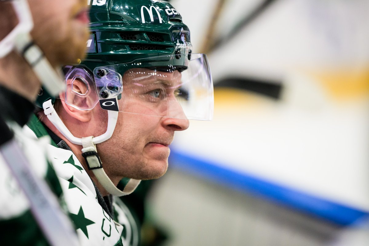 VFSPORTEN's tweet photo. Därför petades "Lilliz" - Mitell om budskapet han skickade till hela laget

”Kommer till en punkt där man varnat och skällt tillräckligt”

https://t.co/LXN5czroXO
#fbkse https://t.co/xdT3WOooAU