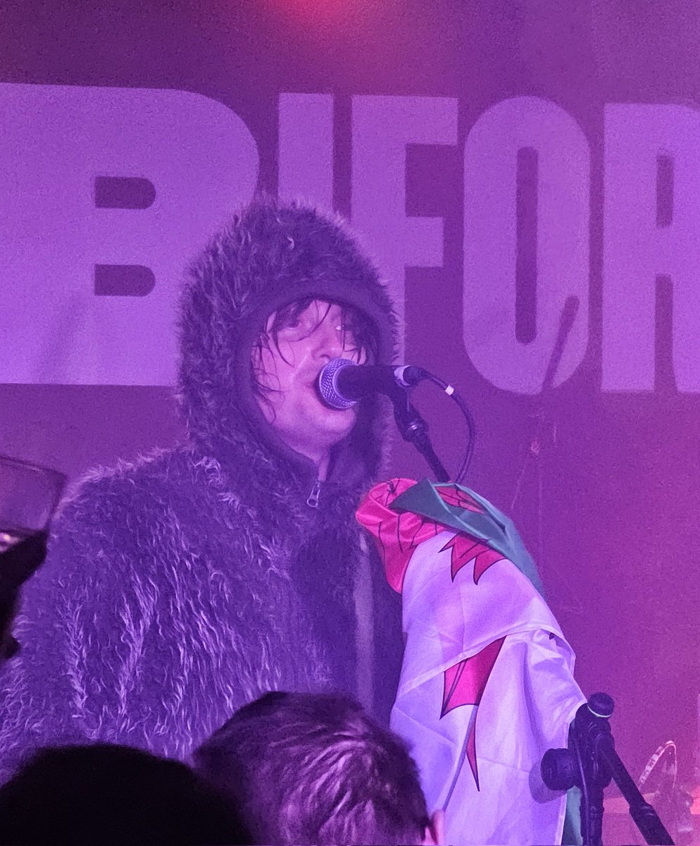 davec9710's tweet photo. @Trampolene_Band @nightanddaycafe Rehydration before the furry jacket gets put on and the madness starts, so big question is when is the next tour #gigwithdrawal https://t.co/I9Z8FIIjXZ