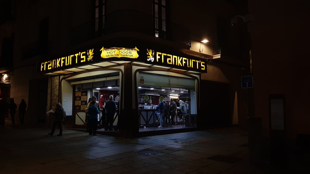 PatataSanta_Mag's tweet photo. Estamos salvados. Oasis urbanos.
#Frankfurt https://t.co/DRCfWUsgs4