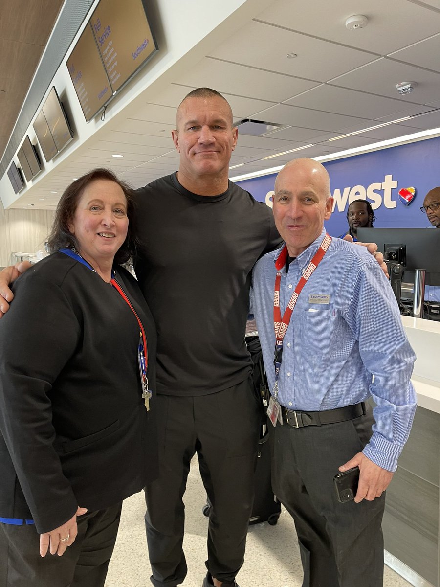 Huge thanks to @RandyOrton for being so kind to my Mom at the airport today! The Viper! It’s usually me making her jealous with photos of people I meet but today I yelled, “No f#%€ing way!” when she sent this outta nowhere!