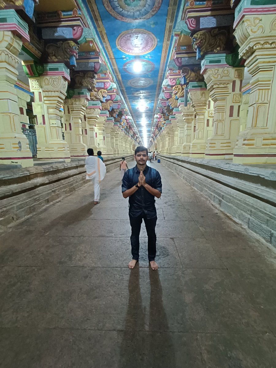 wake_up_sidi's tweet photo. A few months ago I also got the wonderful opportunity to meditate &amp; pray at Rameshwaram Sri Ranganathaswamy Temple during my Solo Trip in exploring Southern India 
One of the most peaceful &amp; powerful places with Life changing moments
There's also Hanuman ji Prathima at the start https://t.co/hIx1dm9vWj