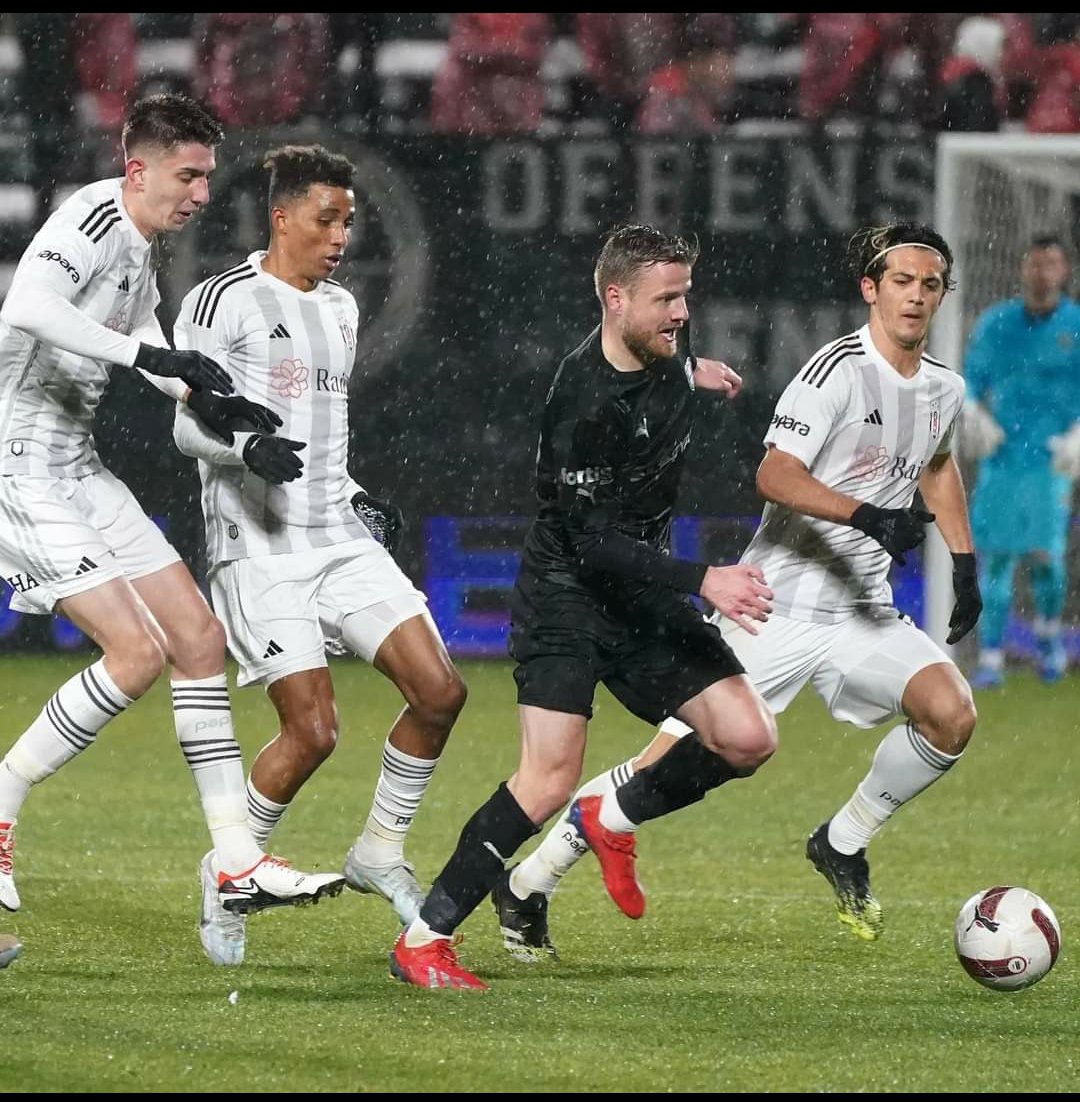 markafutbol_com's tweet photo. PENDİKSPOR 4-0 BEŞİKTAŞ
⏱️MAÇ SONUCU
🔥#Pendikspor, Süper Ligin 21. Haftasında #Beşiktaş'ı 4-0 yendi. #KASvHTY
**GOLLER ***
⚽ 3 ve 81 #UmutNayir
⚽ 69 #HalilAkbunar
⚽ 73 #Thiam
💥#Pendik puanı 19'a yükseltirken, Beşiktaş 35 puanda kaldı. https://t.co/8dnYkjBN5b