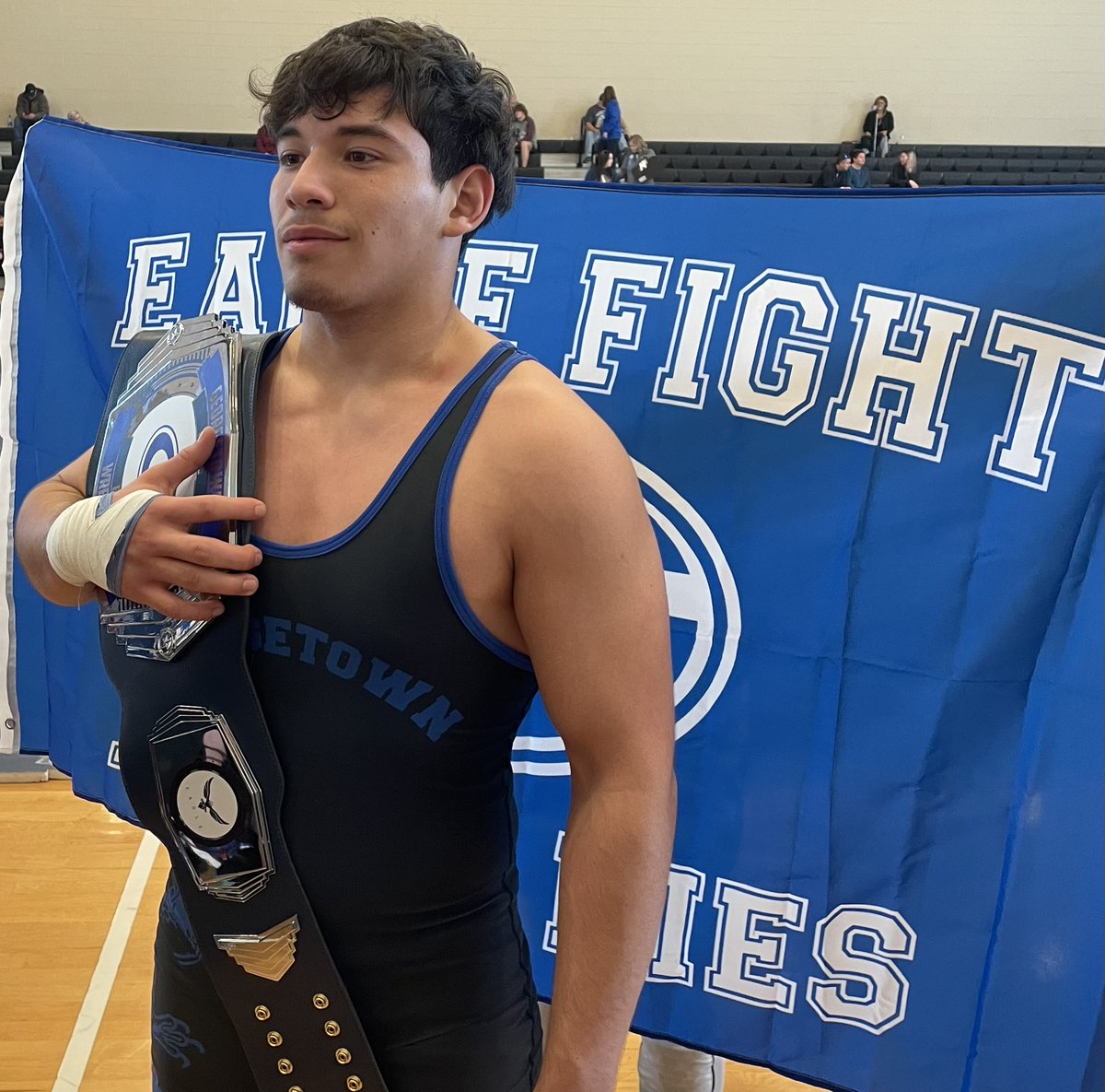 CoachKinch's tweet photo. Congrats to @EFND_Wrestling Isaac Zapata on joining the 100 career wins club @Mr_B_Johnson @CoachGriffGHS @CoachFarney #believe #EFND https://t.co/0iDBHFPfkb