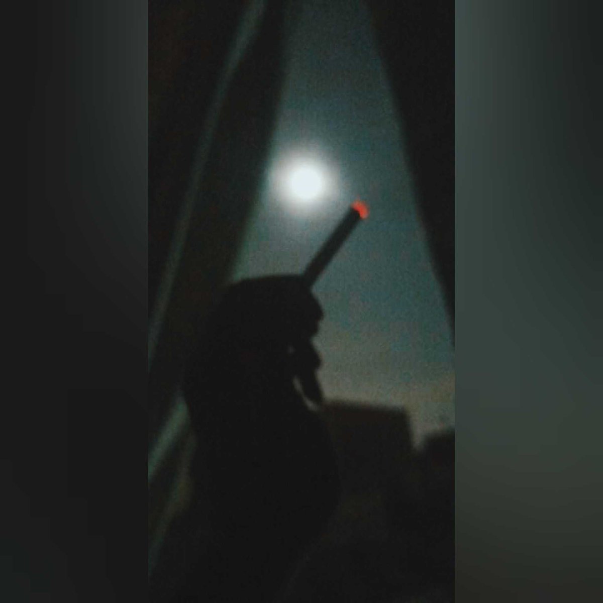 غرفنا هي السجون التي ندخلها طوعاً لنجد الحريّة ...