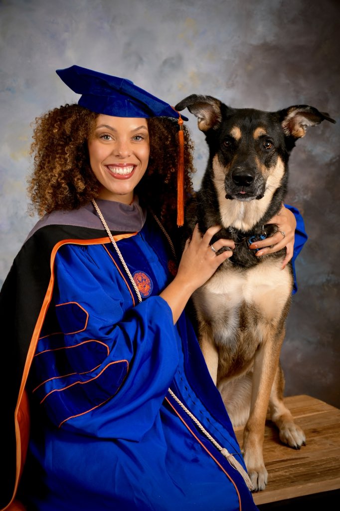ceceee_10's tweet photo. I PASSED MY BOARDS 🩺🤩🥂🤞🏽 years of hard work are paying off, making my family proud and giving my pets a better life ❤️‍🔥💫 we are only going to continue to climb up from here ✨ Dr. Ballmes sounds DAZZLING 🩺🐾 https://t.co/qlpf4GNWEr