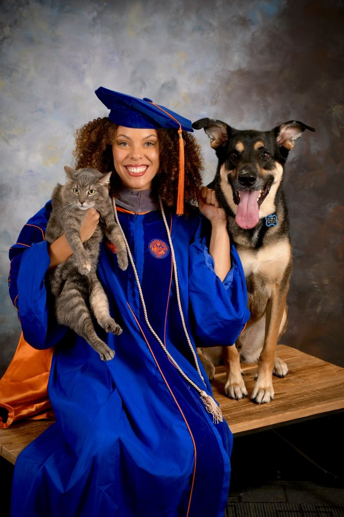 ceceee_10's tweet photo. I PASSED MY BOARDS 🩺🤩🥂🤞🏽 years of hard work are paying off, making my family proud and giving my pets a better life ❤️‍🔥💫 we are only going to continue to climb up from here ✨ Dr. Ballmes sounds DAZZLING 🩺🐾 https://t.co/qlpf4GNWEr