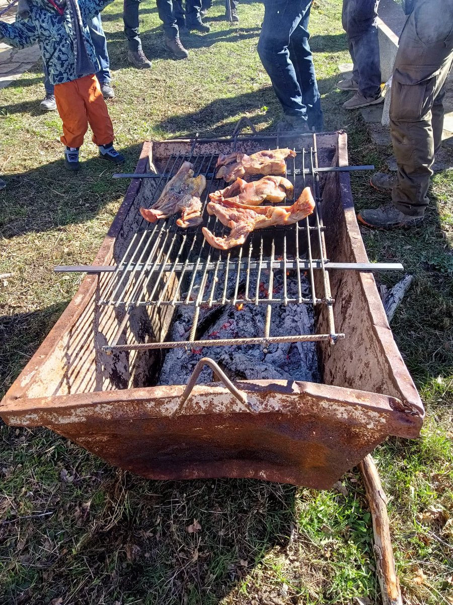 AcoaAke's tweet photo. 🌞 Sol y frío en la romería de San Antón Abad, organizada por la vecindad de #Basabe
@Kuartango_Udala @AnanakoKuadrila #Araba #Alava https://t.co/ijyjdtc9Op