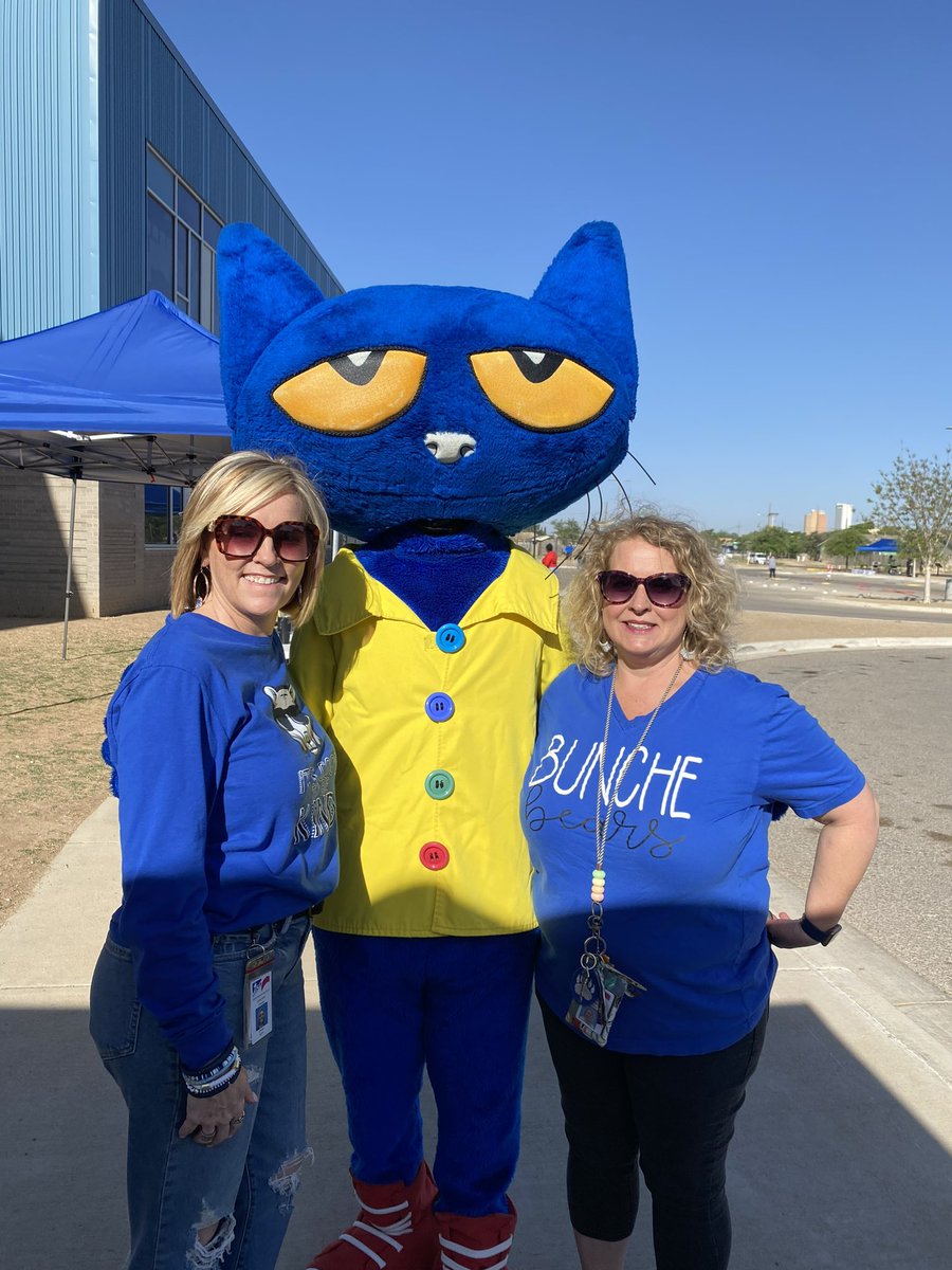 bunche_elem's tweet photo. Bunche Storywalk will be live at TCTELA this month!  Sharing and growing learner outcomes.
#buildingbears
@_REACH_Network_ https://t.co/pRpyAmfPBb