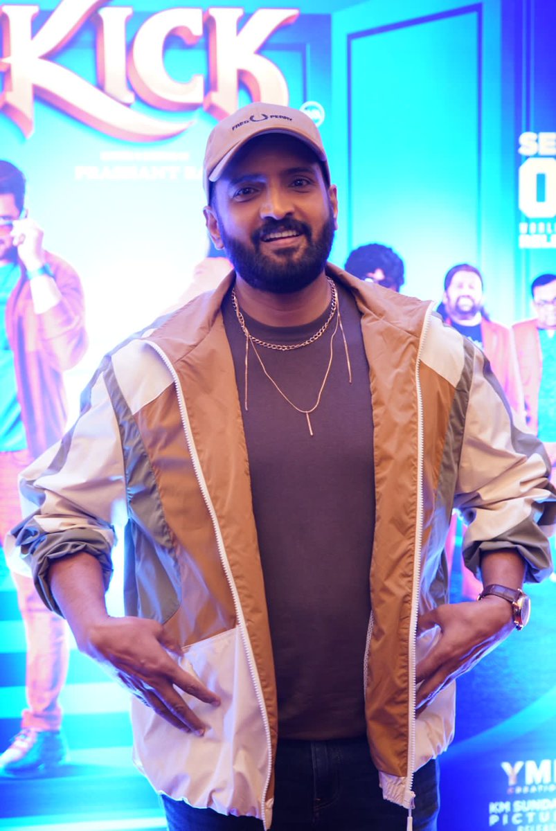 All_IND_SantaFc's tweet photo. Happy birthday! I hope you have a great day today. May the coming year be filled with love and good health.”
#HBDSanthanam
@iamsanthanam na 🔥💯
#Happybirthdaysanthanam
#VadakkupattiRamasamy 
#Santhanam 💥

#WelcomeVadakkupattiRamasamy https://t.co/EId0dkXdUk