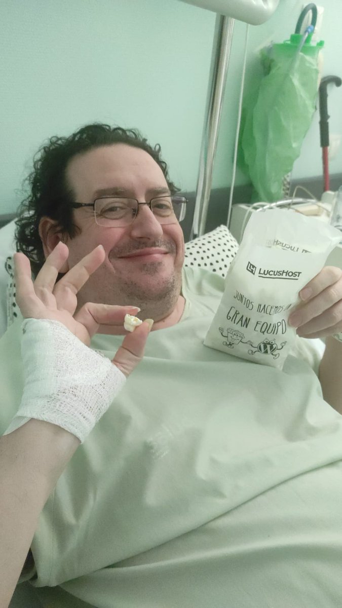 Una #WCZGZ24 diferente. Os he sentido muy cerca, penica de no estar con vs. Algún fallo por mi parte en la organización, apañado por un gran equipo. Mi familia ha ido 'obligada' me ha traído fruta, palomitas de <a href="/LucusHost/">LucusHost</a>, el frío no. Gracias organiz-volun, ponentes y patrocinios