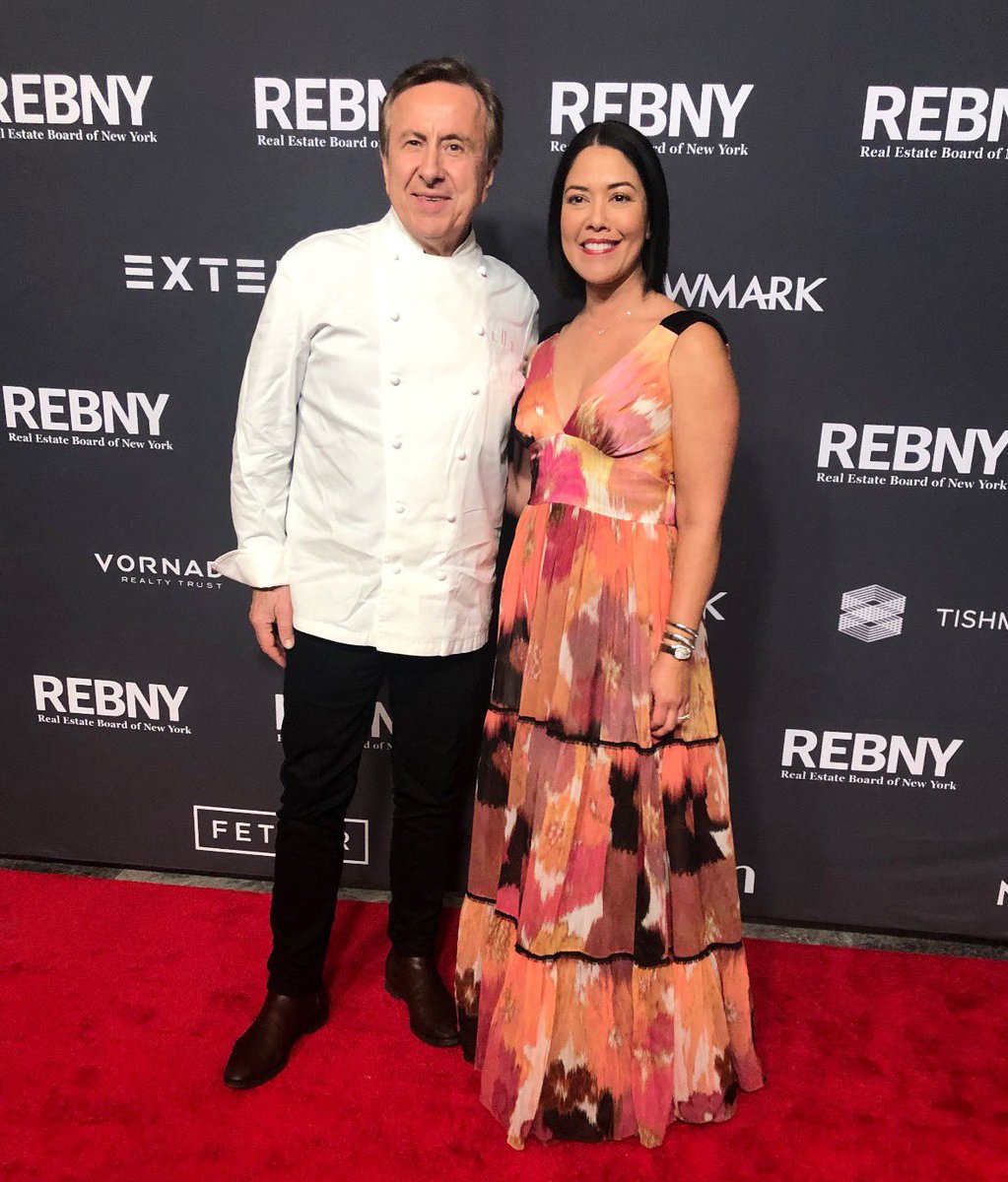 sandhya_espitia's tweet photo. This week we had our 128th @REBNY Annual to honor exceptional leaders and celebrate NYC’s real estate. Big thank you to Chef Daniel Boulud and Chef Hillary Sterling for sharing their culinary talent with our guests! @GlasshousesNYC https://t.co/mT2qJxSaU2