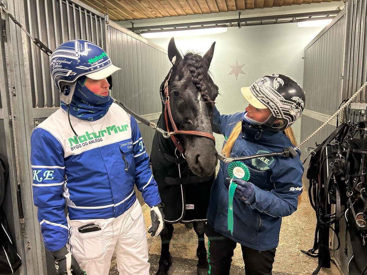 Trav_sangeren's tweet photo. Dreamteam ❤️ Takk, Balder Odin, Leni, Johan og Svein Ove. 🌟 #RacingLover https://t.co/vUGAef9k6E