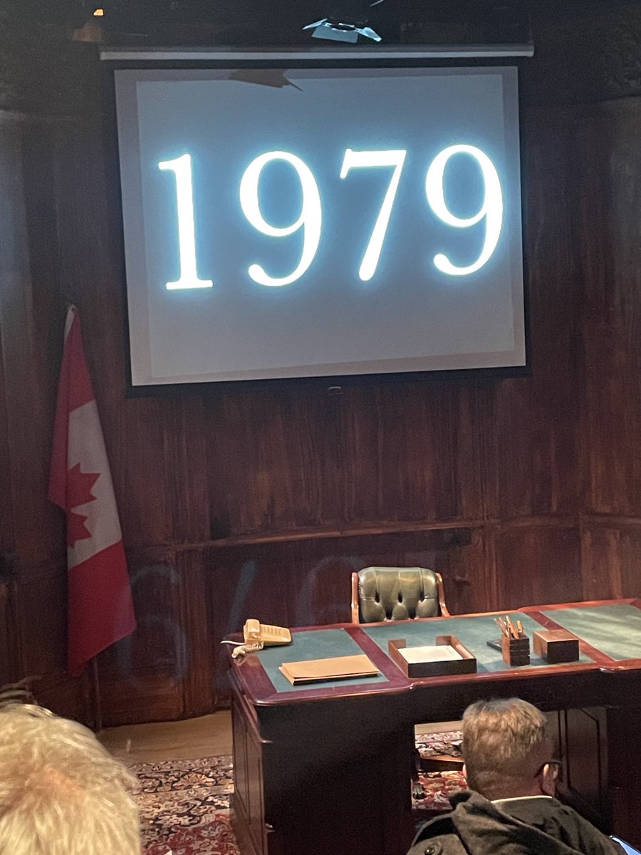 At London’s Finborough Theatre, this is the set for the play “1979” about Joe Clark’s brief tenure as Canada’s Prime Minister. A good lesson in both history & politics (& the value/cost of idealism), the show is attracting full houses. Lots of Cdns are giving it high marks.👍🇨🇦