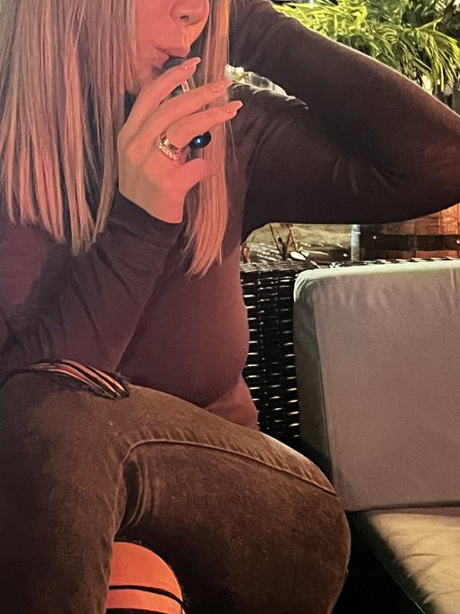 🚭🚭🚭 https://t.co/hpFs7rwMzA