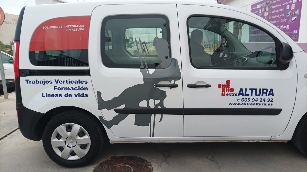 MasRotulo's tweet image. Empezamos nuevo año con nuevos trabajos!!

Esta vez volvemos con una rotulación en vinilo polimérico de furgoneta para Extrealtura.
Ya sabéis que es uno de nuestros trabajos más solicitados: rotulación de vehículos.

¡No pierdas la oportunidad de tener tu vehículo personalizado!